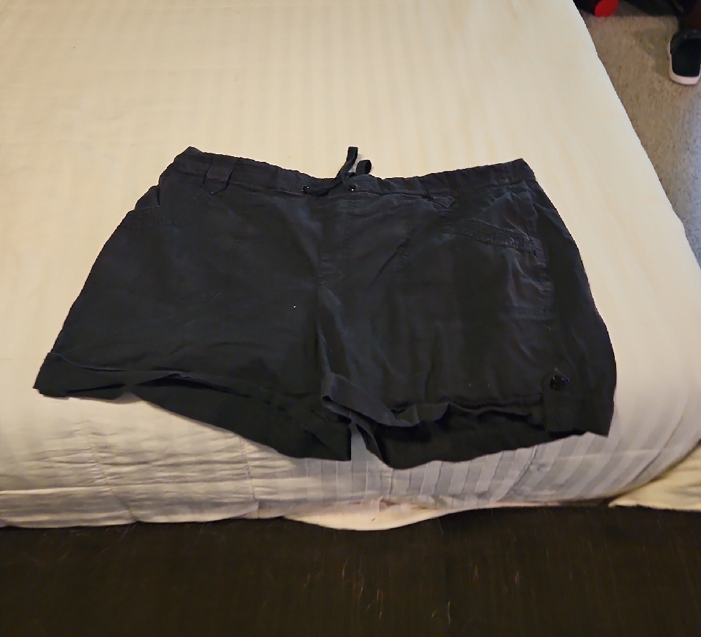 Gloria Vanderbilt Black Women's Shorts